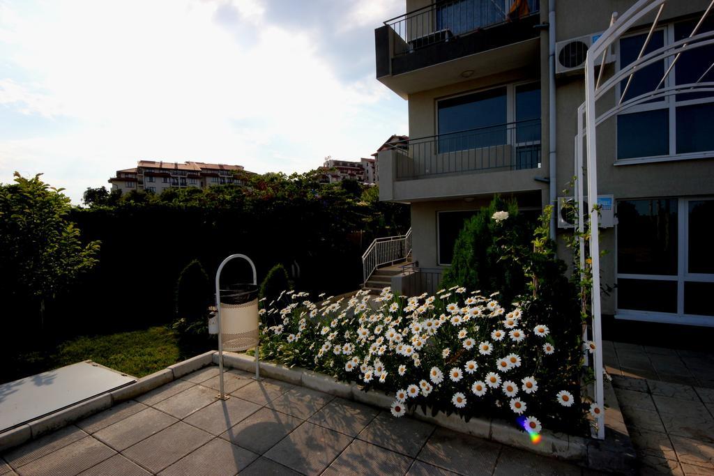 Menada Butterfly Apartment Sveti Vlas Exteriör bild