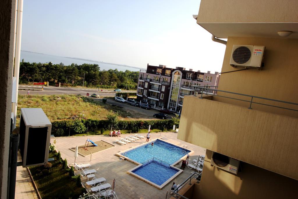 Menada Butterfly Apartment Sveti Vlas Exteriör bild