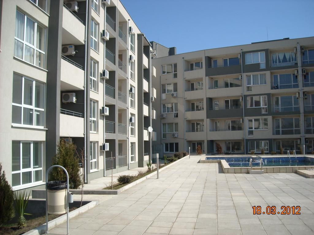 Menada Butterfly Apartment Sveti Vlas Exteriör bild